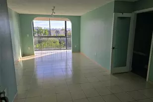 5033 NW 7th St, Miami, FL 33126 - Photo 9