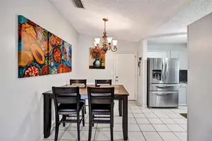 1073 SW 119th Ave, Davie, FL 33325 - Photo 5