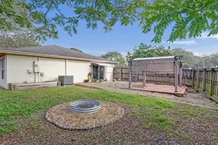 1073 SW 119th Ave, Davie, FL 33325 - Photo 13