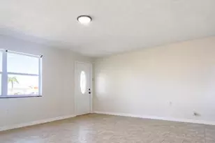 561 SW 14th St, Belle Glade, FL 33430 - Photo 7