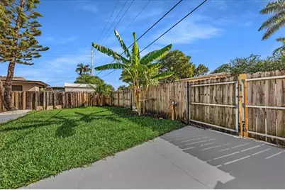 1004  Johnson St, Hollywood, FL 33019 - Photo 43