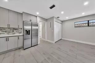 1004 Johnson St, Hollywood, FL 33019 - Photo 13