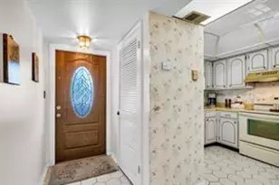 9511 N Hollybrook Lake Dr, Pembroke Pines, FL 33025 - Photo 9