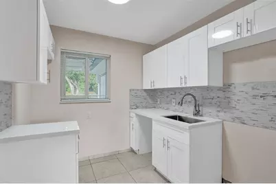 5903  McKinley St, Hollywood, FL 33021 - Photo 9