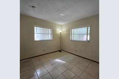 4215 NW 52nd Ave, Lauderdale Lakes, FL 33319 - Photo 15
