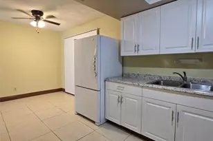 4215 NW 52nd Ave, Lauderdale Lakes, FL 33319 - Photo 9