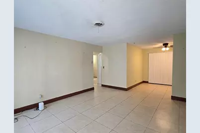 4215 NW 52nd Ave, Lauderdale Lakes, FL 33319 - Photo 5