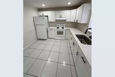 3880  Woodside Dr, Coral Springs, FL 33065 - Photo 3