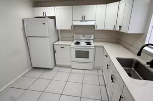 3880 Woodside Dr, Coral Springs, FL 33065 - Photo 3