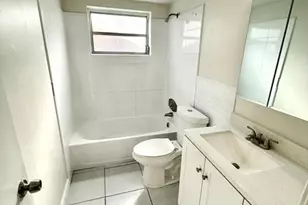 3880 Woodside Dr, Coral Springs, FL 33065 - Photo 17