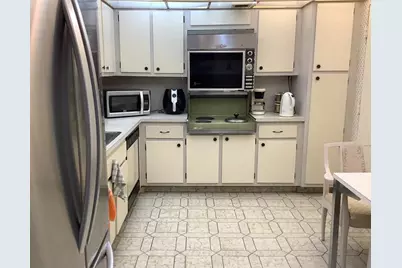 437  Golden Isles Dr, Unit #8A, Hallandale Beach, FL 33009 - Photo 13