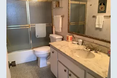 437  Golden Isles Dr, Unit #8A, Hallandale Beach, FL 33009 - Photo 17