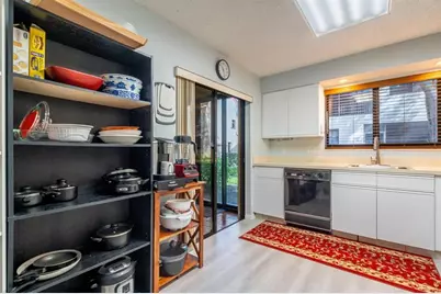 3351  Emerald Oaks Dr, Unit #103, Hollywood, FL 33021 - Photo 29