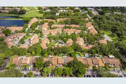 3351  Emerald Oaks Dr, Unit #103, Hollywood, FL 33021 - Photo 5