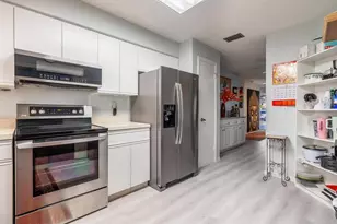 3351 Emerald Oaks Dr, Hollywood, FL 33021 - Photo 31