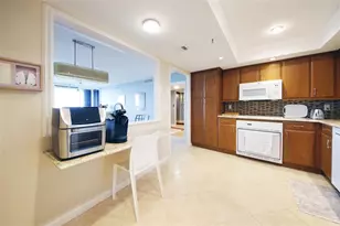 2480 Presidential Way, West Palm Beach, FL 33401 - Photo 15