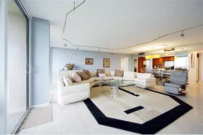 2480  Presidential Way, Unit #1903, West Palm Beach, FL 33401 - Photo 9