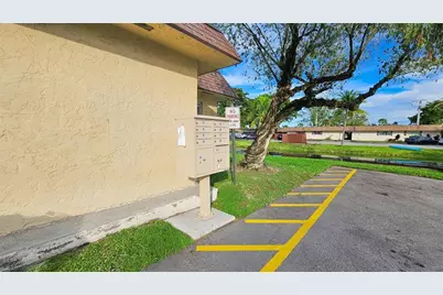 416  Lakeside Dr, Unit #129, Margate, FL 33063 - Photo 23