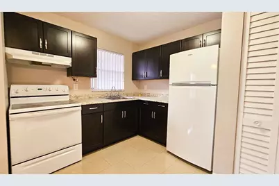 416  Lakeside Dr, Unit #129, Margate, FL 33063 - Photo 3