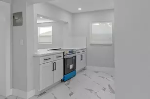 20 NW 56th St, Fort Lauderdale, FL 33309 - Photo 9