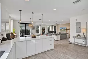 233 NE 11th St, Fort Lauderdale, FL 33304 - Photo 7