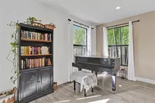 233 NE 11th St, Fort Lauderdale, FL 33304 - Photo 11