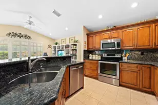 690 Fox Creek Ct, Weston, FL 33327 - Photo 13