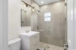 2000 NE 17 Ct, Fort Lauderdale, FL 33304 - Photo 9
