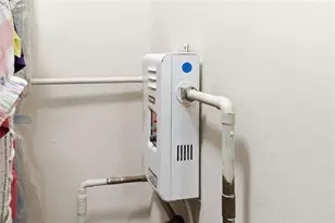 11060 Lakeview Dr, Coral Springs, FL 33071 - Photo 23