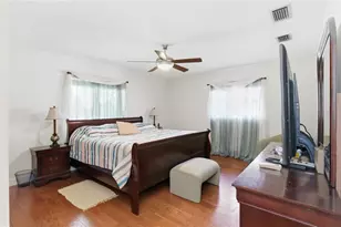 11060 Lakeview Dr, Coral Springs, FL 33071 - Photo 25