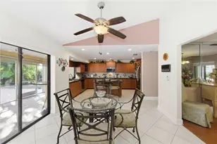 11060 Lakeview Dr, Coral Springs, FL 33071 - Photo 13