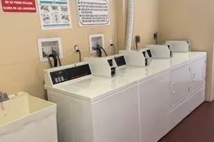 3301 N Country Club Dr, Miami, FL 33180 - Photo 23