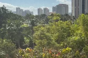 3301 N Country Club Dr, Miami, FL 33180 - Photo 21