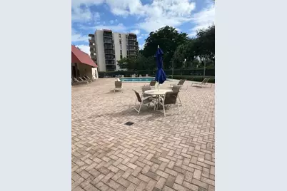 3301 N Country Club Dr, Unit #506, Miami, FL 33180 - Photo 27