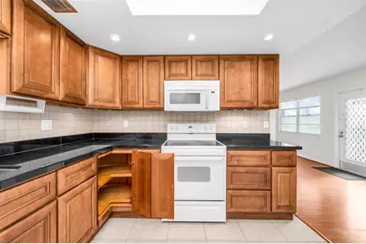 2069 Oakridge F #2069, Deerfield Beach, FL 33442 - Photo 9