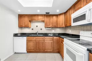 2069 Oakridge F, Deerfield Beach, FL 33442 - Photo 7