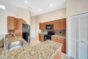 8507 NW 83rd St, Tamarac, FL 33321 - Photo 13