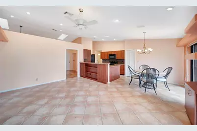 8507 NW 83rd St, Tamarac, FL 33321 - Photo 11