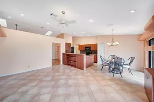 8507 NW 83rd St, Tamarac, FL 33321 - Photo 11