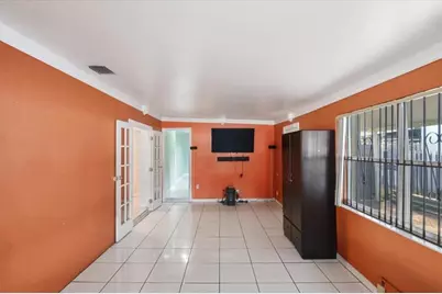 1320 NW 86th St, Miami, FL 33147 - Photo 13