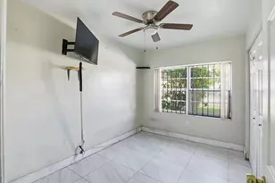 1320 NW 86th St, Miami, FL 33147 - Photo 21