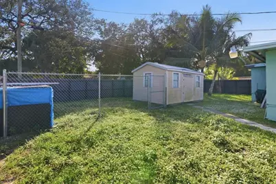 1320 NW 86th St, Miami, FL 33147 - Photo 35