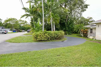 821 SW 13th Ct, Pompano Beach, FL 33060 - Photo 5