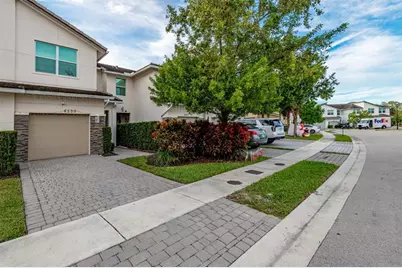 4339  Lago Dr, Unit #4339, Pompano Beach, FL 33064 - Photo 3