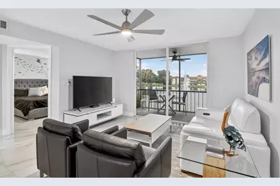 9623 S Hollybrook Lake Dr, Unit #204, Pembroke Pines, FL 33025 - Photo 5