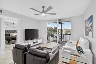 9623 S Hollybrook Lake Dr, Pembroke Pines, FL 33025 - Photo 5