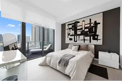 1000  Brickell Plz, Unit #1810, Miami, FL 33131 - Photo 7