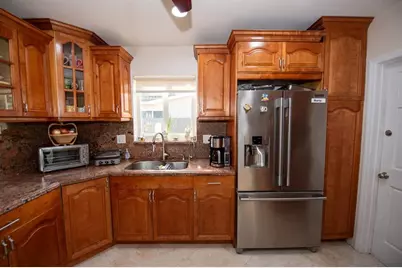 11040 NW 16th St, Pembroke Pines, FL 33026 - Photo 17