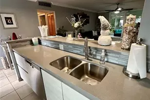 325 SE 11th Terrace, Dania Beach, FL 33004 - Photo 5