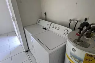 950 SW 74th Ave, North Lauderdale, FL 33068 - Photo 25